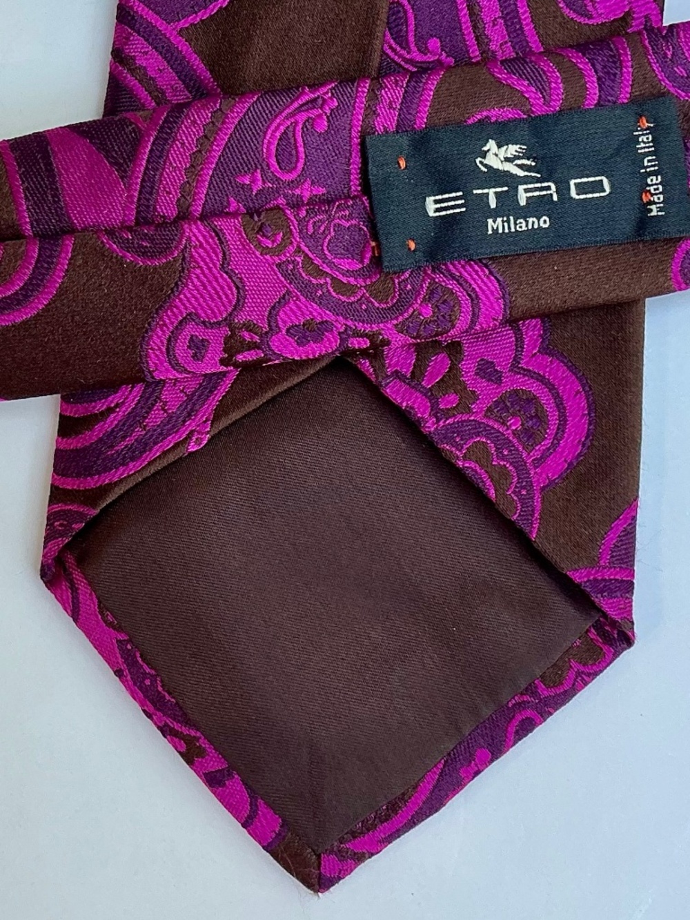 ETRO Milano gorgeous brown with fucsia paisley all silk tie made in Italy 🇮🇹